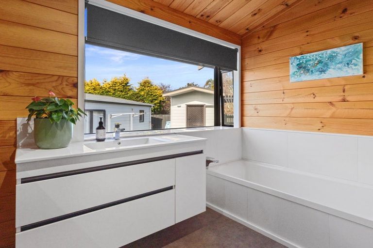 Photo of property in 15 Matahiwi Road, Te Puna, Tauranga, 3174