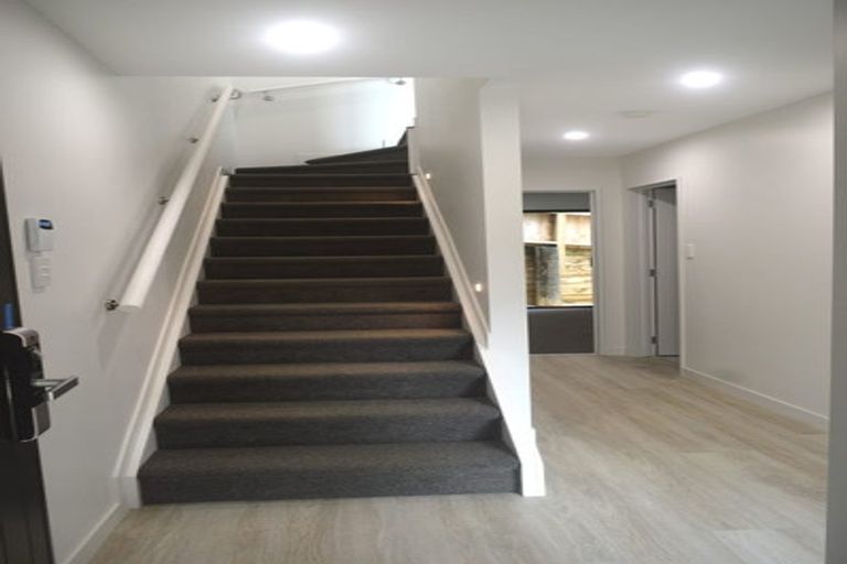 Photo of property in 5/388 Glenfield Road, Glenfield, Auckland, 0629