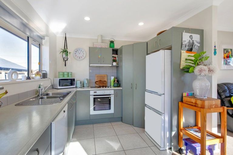 Photo of property in 2/21 Awatea Road, Hornby, Christchurch, 8042