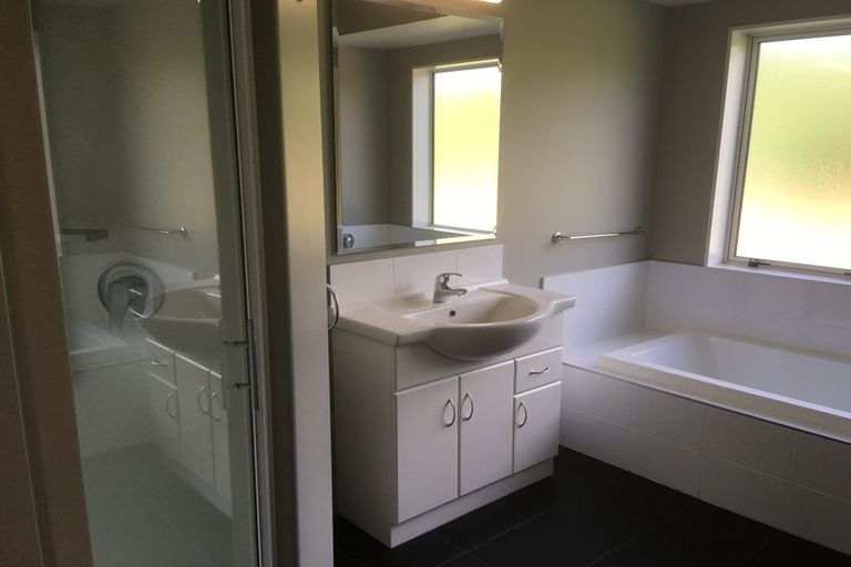 Photo of property in 6 Perrin Place, Darfield, 7510