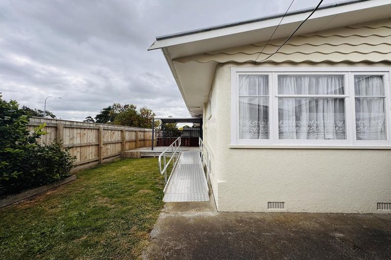 Photo of property in 14 Kiwi Court, Roslyn, Palmerston North, 4414