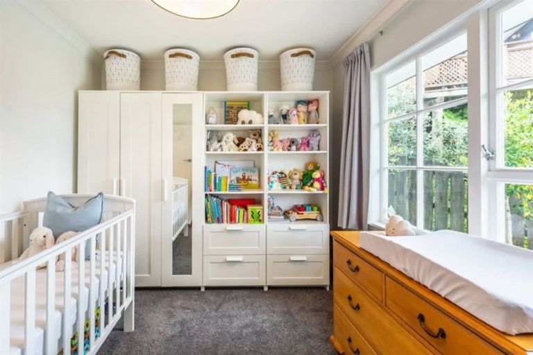 Photo of property in 11 West Glade Crescent, Birkenhead, Auckland, 0626