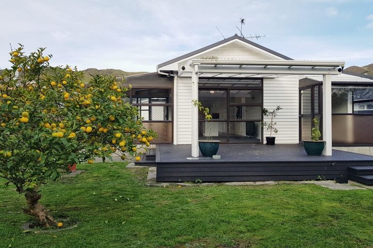 Photo of property in 177 Waiwhetu Road, Waterloo, Lower Hutt, 5011