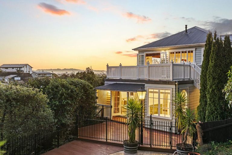 Photo of property in 77 Valley Road, Cashmere, Christchurch, 8022