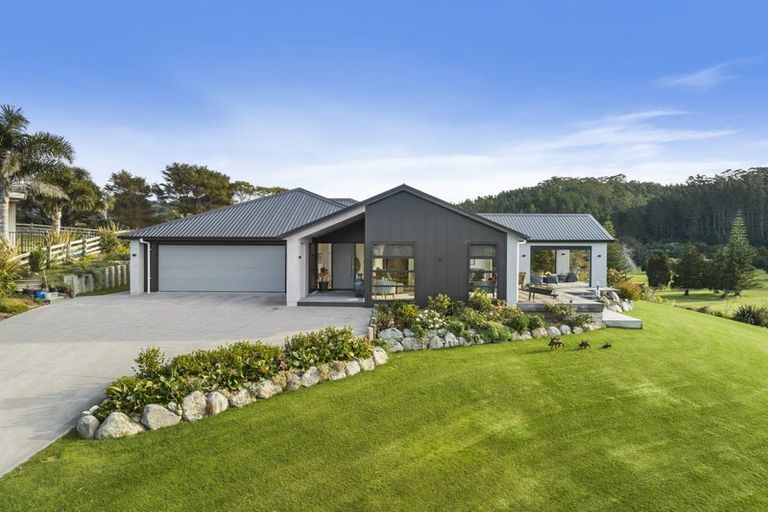 Photo of property in 19 Titoki Lane, Whangamata, 3691