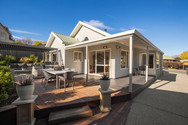 Photo of property in 5 Mount Iron Drive, Wanaka, 9305