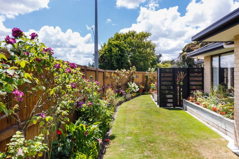 Photo of property in 28 Heretaunga Street, Palmerston North, 4414