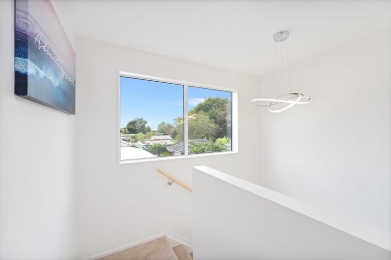 Photo of property in 80c Matipo Road, Te Atatu Peninsula, Auckland, 0610