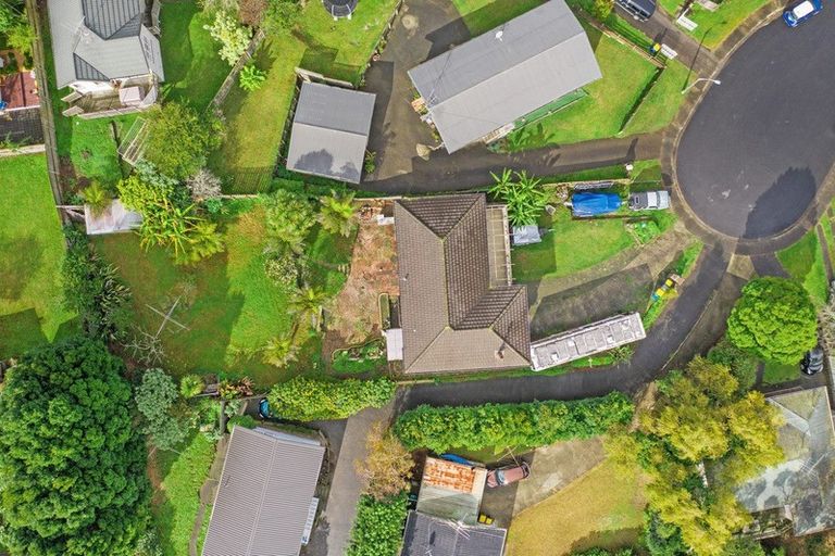 Photo of property in 13 Emirau Place, Glenfield, Auckland, 0629