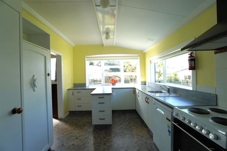 Photo of property in 6 Durham Street, Picton, 7220