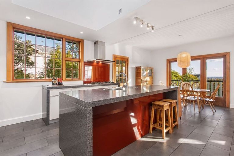 Photo of property in 16 Huntsbury Avenue, Huntsbury, Christchurch, 8022