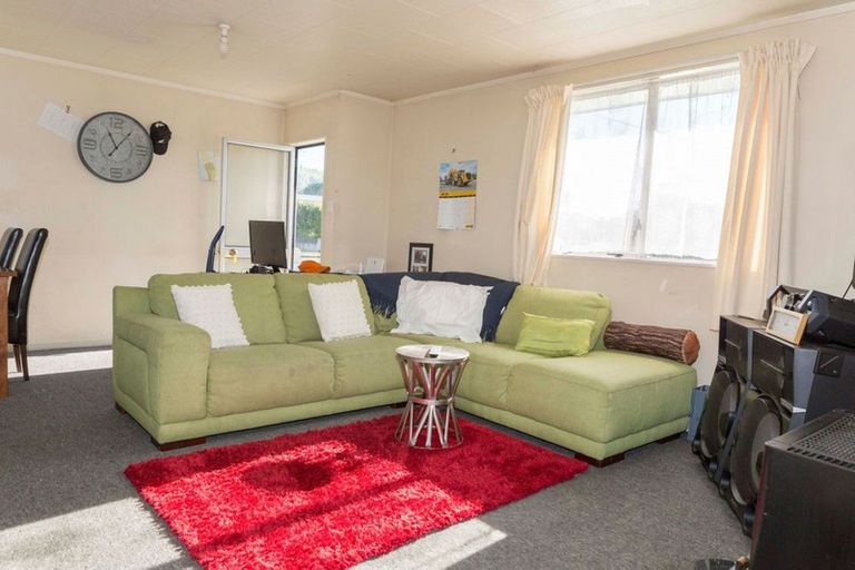 Photo of property in 12a Carlson Street, Dannevirke, 4930