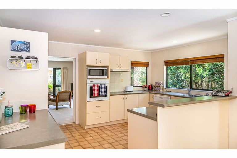 Photo of property in 35 Motutapu Avenue, Manly, Whangaparaoa, 0930