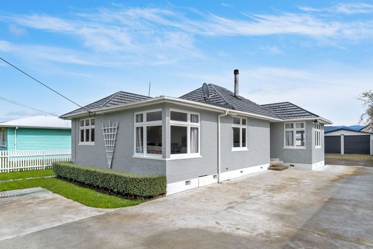 Photo of property in 382 High Street South, Carterton, 5713