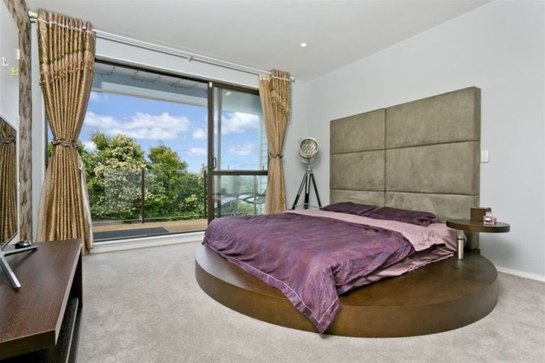 Photo of property in 11a Ludlow Terrace, Totara Vale, Auckland, 0627