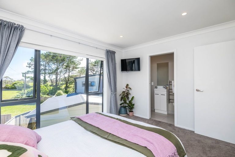 Photo of property in 41 Brindle Way, Newlands, Wellington, 6037