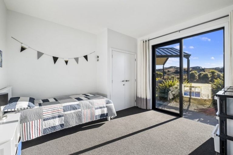 Photo of property in 6 Hidden Hills Drive, Wanaka, 9305