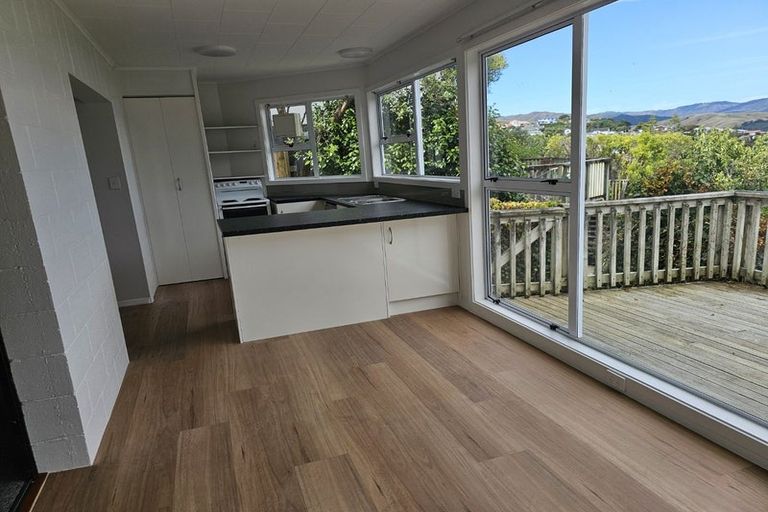 Photo of property in 54 Mana View Road, Paremata, Porirua, 5026