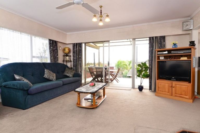 Photo of property in 18 Gilbass Avenue, Hamilton Lake, Hamilton, 3204