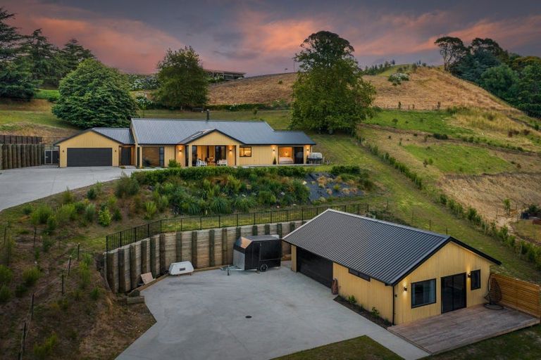 Photo of property in 3 Te Roera Drive, Taradale, Napier, 4112