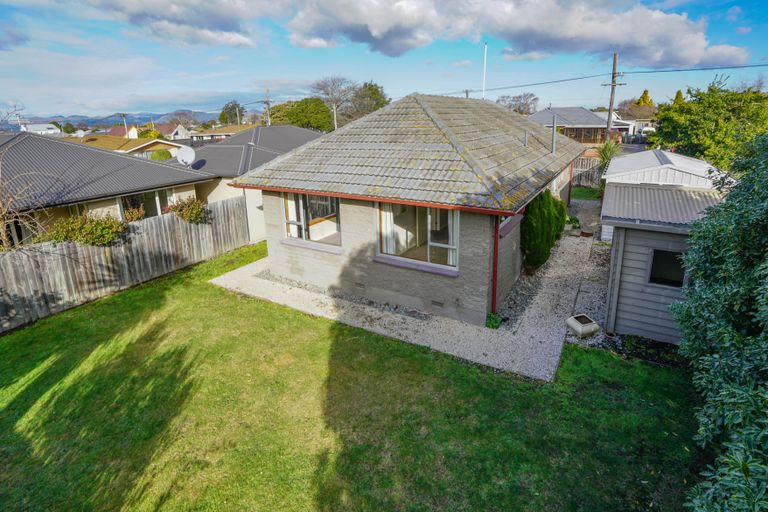 Photo of property in 32 Bentley Street, Russley, Christchurch, 8042