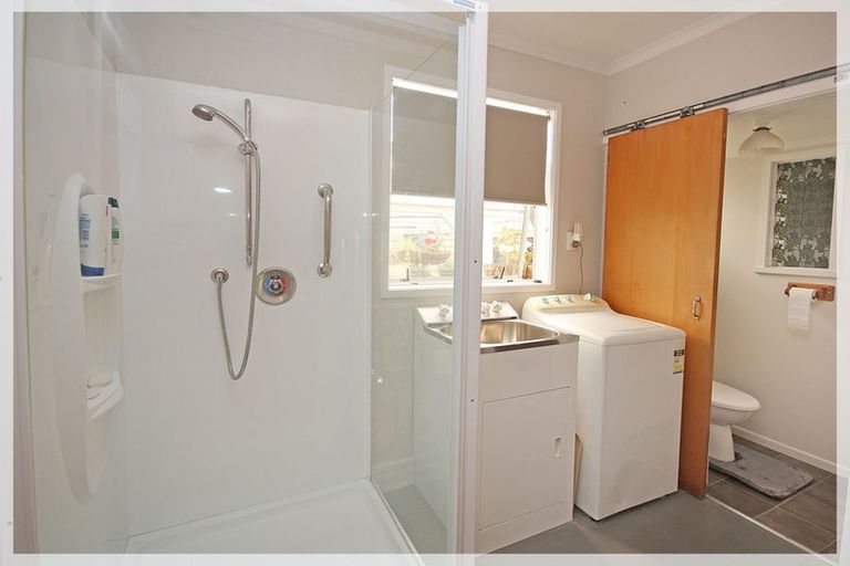 Photo of property in 9 Nuku Street, Tangimoana, 4822