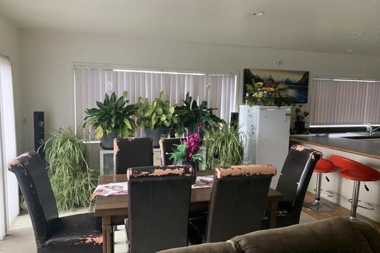 Photo of property in 1/15 Lizzie Lane, Clover Park, Auckland, 2019