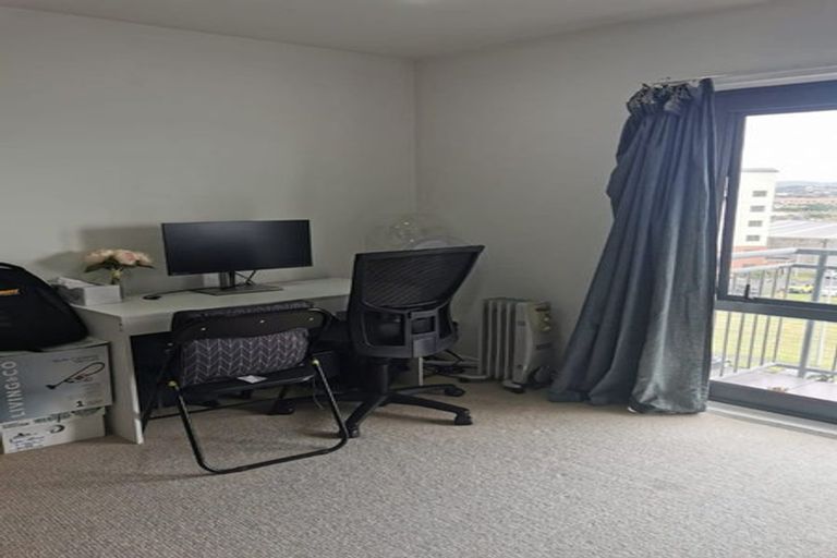 Photo of property in 5d/10 Crown Lynn Place, New Lynn, Auckland, 0600