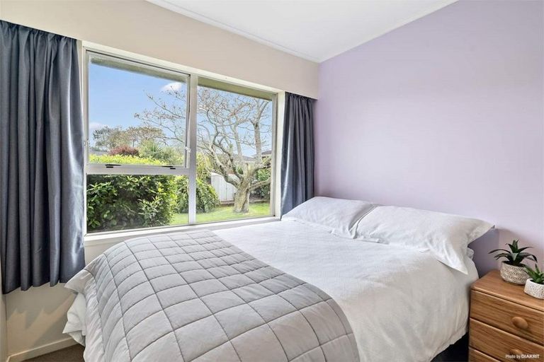 Photo of property in 9 Quibray Place, Botany Downs, Auckland, 2010