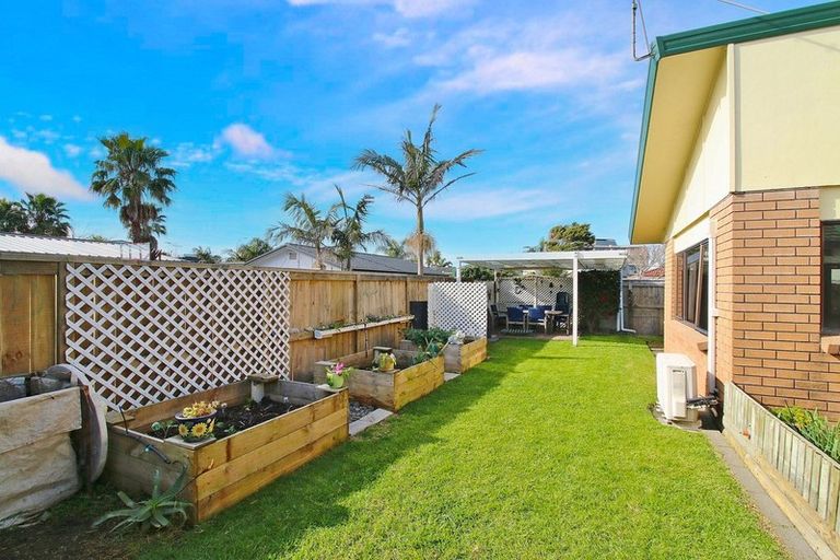 Photo of property in 8a Moorea Place, Mount Maunganui, 3116