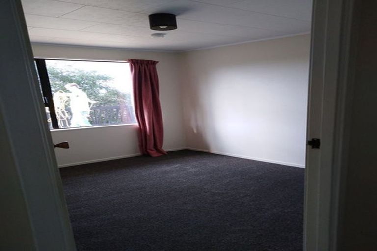 Photo of property in 11 Arde Place, Massey, Auckland, 0614