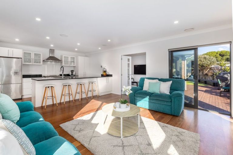 Photo of property in 12 Hulme Way, Raumati Beach, Paraparaumu, 5032