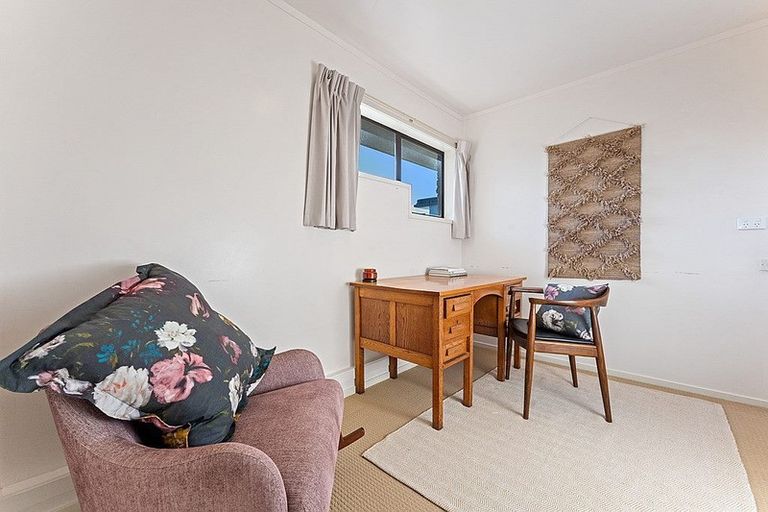 Photo of property in 38 Balmain Road, Chatswood, Auckland, 0626