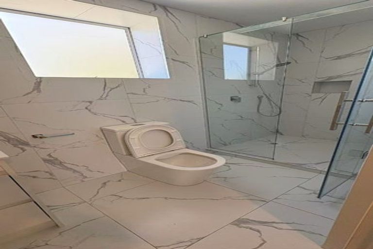 Photo of property in 64 Oaktree Avenue, Browns Bay, Auckland, 0630