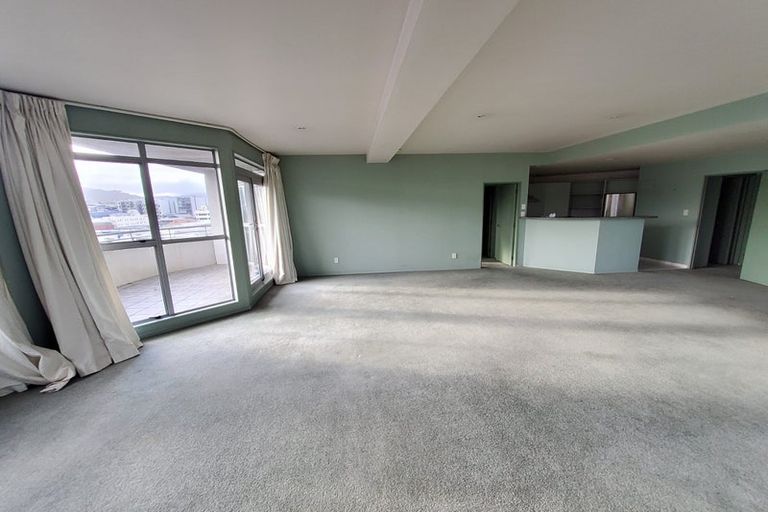 Photo of property in Grandstand Apartments, 10/80 Kent Terrace, Mount Victoria, Wellington, 6011