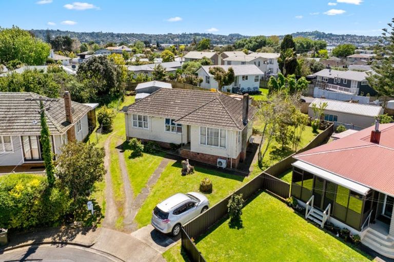 Photo of property in 12 Derrett Place, Mangere Bridge, Auckland, 2022