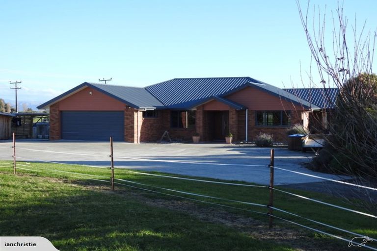 Photo of property in 339 Stoney Creek Road, Kelvin Grove, Palmerston North, 4470