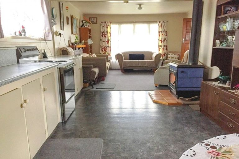 Photo of property in 11 Moorhouse Street, Waimate, 7924