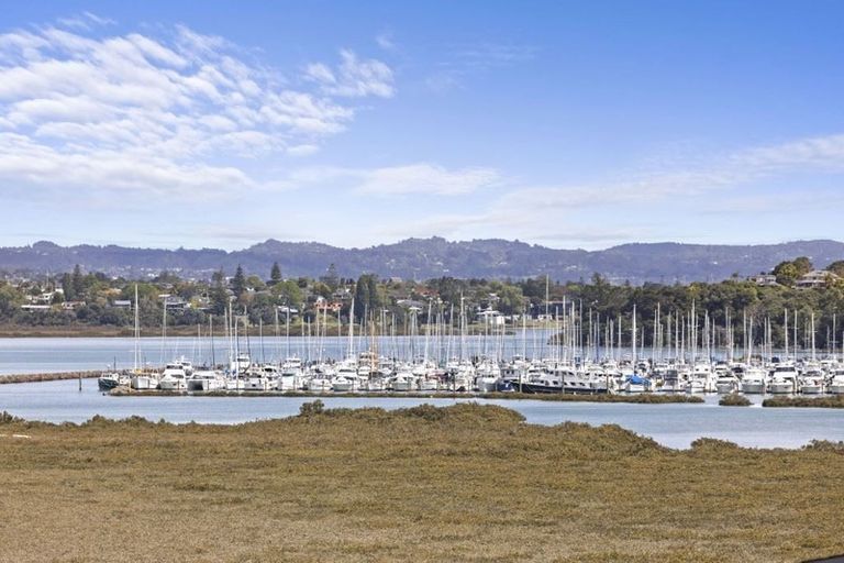 Photo of property in 44 Bannings Way, Hobsonville, Auckland, 0618