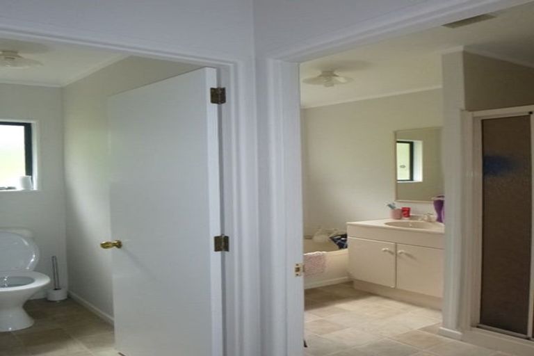 Photo of property in 1/15 Seaview Road, Glenfield, Auckland, 0629