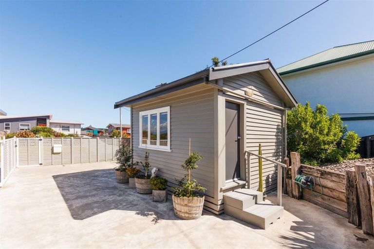 Photo of property in 45 Shortt Street, Foxton Beach, Foxton, 4815