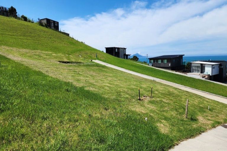 Photo of property in 12 Blue Moon Rise, Langs Beach, 0582