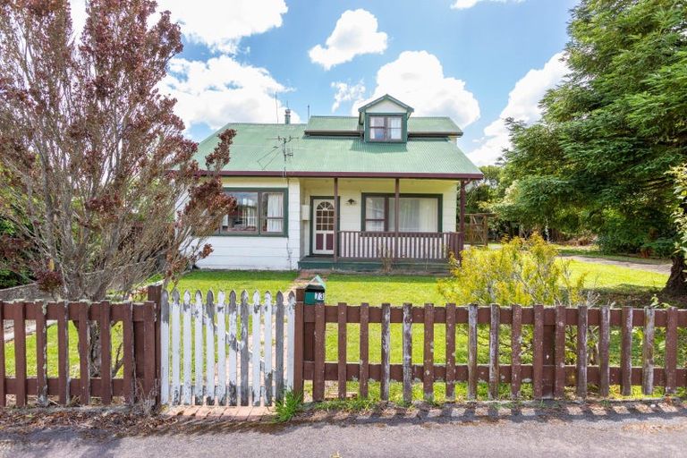 Photo of property in 73 Mclean Street, Woodville, 4920