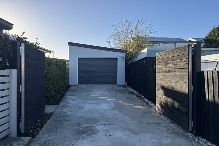 Photo of property in 2/64 Packe Street, Edgeware, Christchurch, 8013