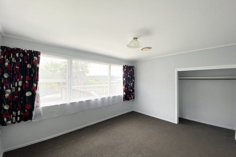 Photo of property in 98 Lauderdale Road, Birkdale, Auckland, 0626