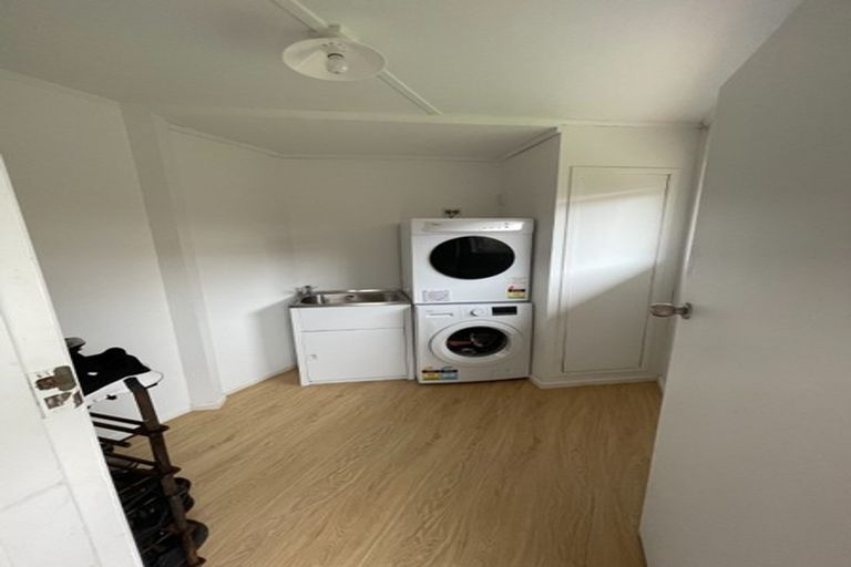 Photo of property in 1 Oxford Street, Tirau, 3410