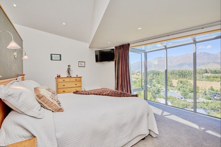 Photo of property in 37 Cotter Avenue, Arrowtown, 9302