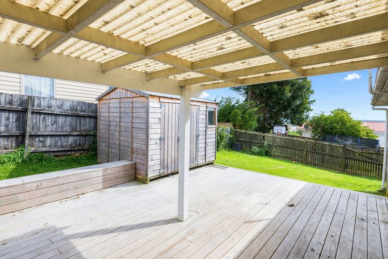 Photo of property in 45 Sunnyside Road, Sunnyvale, Auckland, 0612