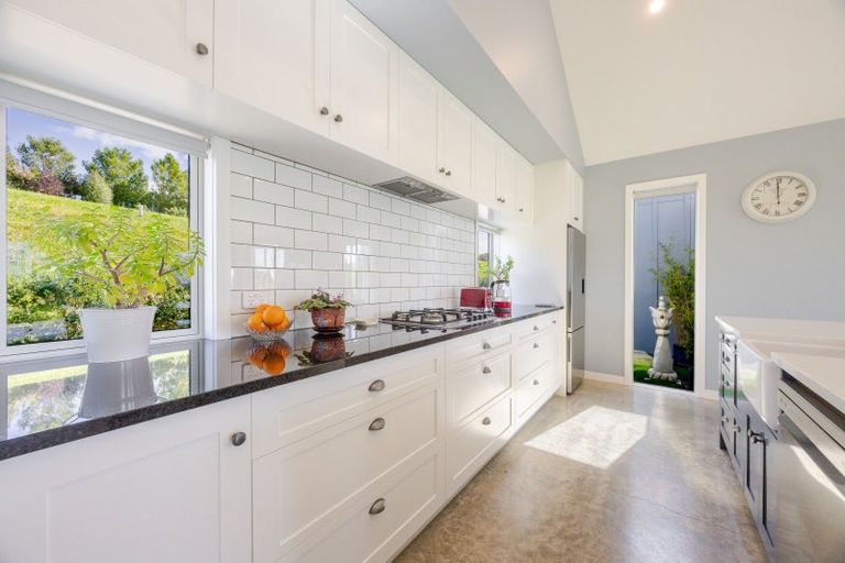 Photo of property in 45 Highlands Drive, Waipawa, 4277