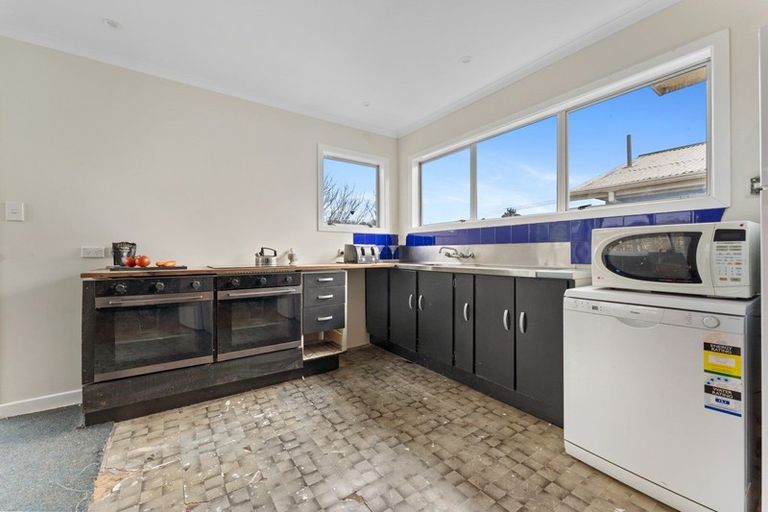 Photo of property in 119 Omata Road, Marfell, New Plymouth, 4310